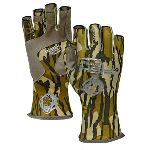 Fish Monkey Introduces Mossy Oak Bottomland Camo in Popular Fishing Gloves