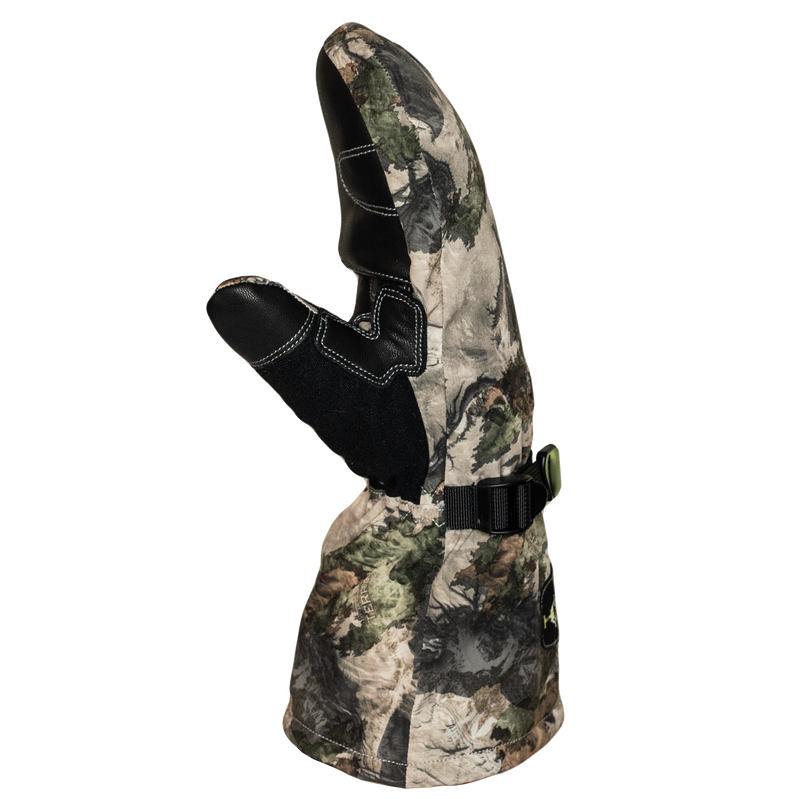 “YETI HUNT mitten in Mossy Oak Terra Gila camo with Sherpa fleece lining”