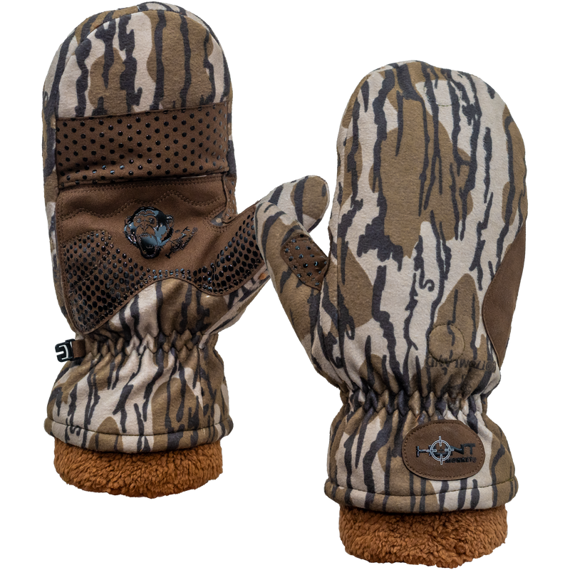 “The Heater Hunting Glove in Mossy Oak Original Bottomland camo” 
